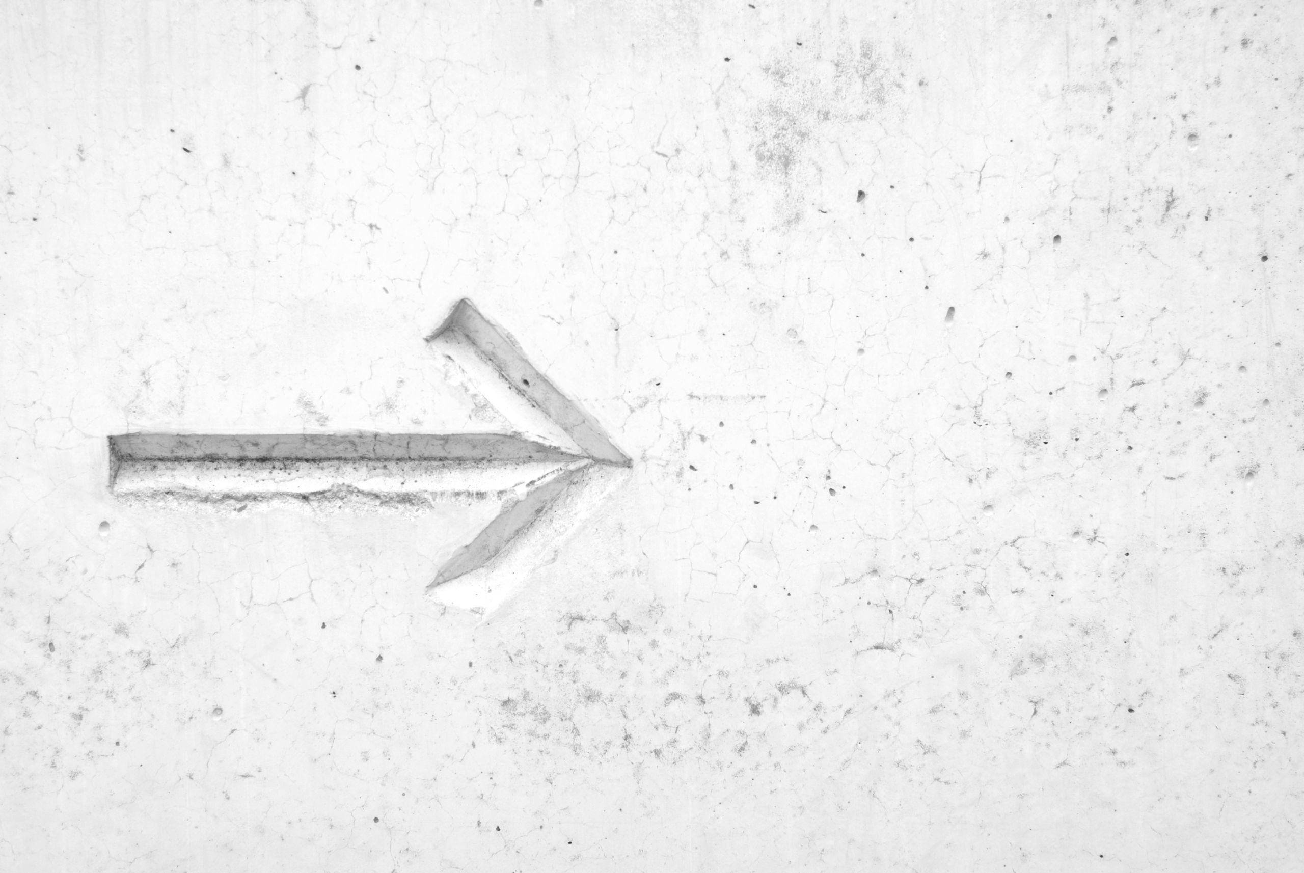 An arrow pointing right 